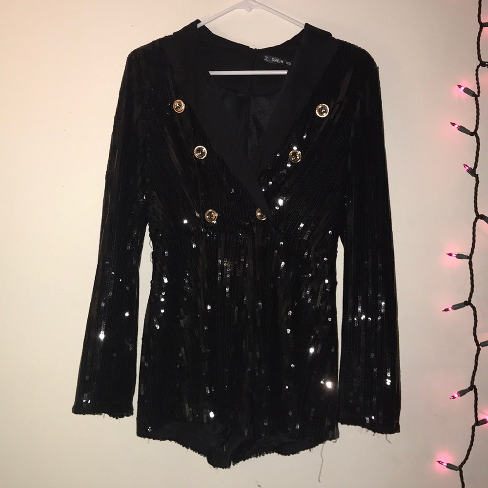 Sequined Long sleeve Romper V neck.